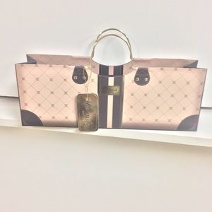 Cakewalk Wine Gift Bag Purse in Mocha